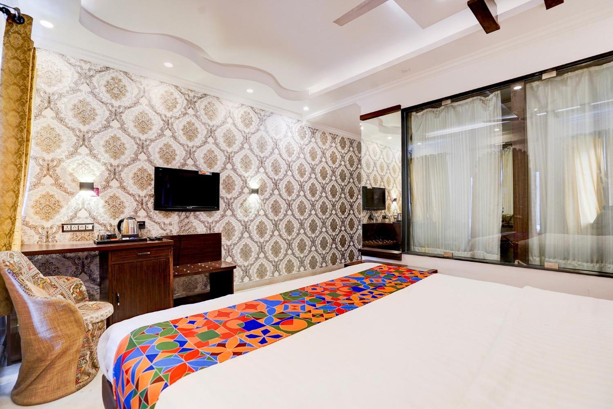 Hotel Mandiram Palace Udaipur Exterior photo